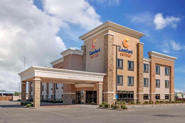 Comfort Suites Greenwood image 12