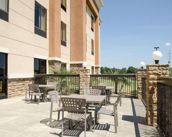 Comfort Suites Greenwood image 3