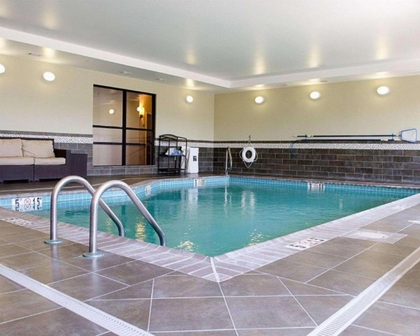 Comfort Suites Greenwood image 5