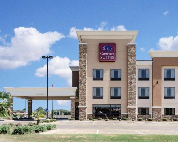 Comfort Suites Greenwood image 6